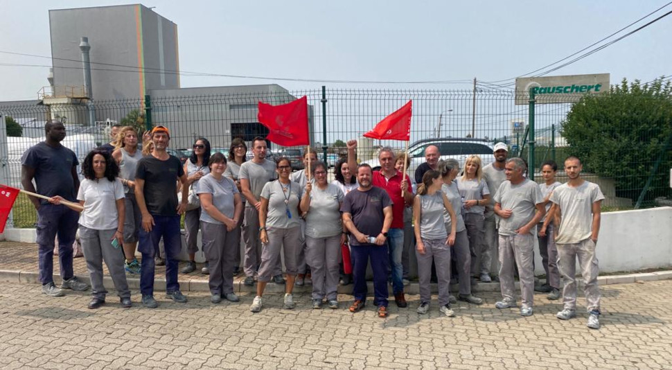 Trabalhadores da Rauschert Portuguesa concentram se em plenário ao portão da empresa 3