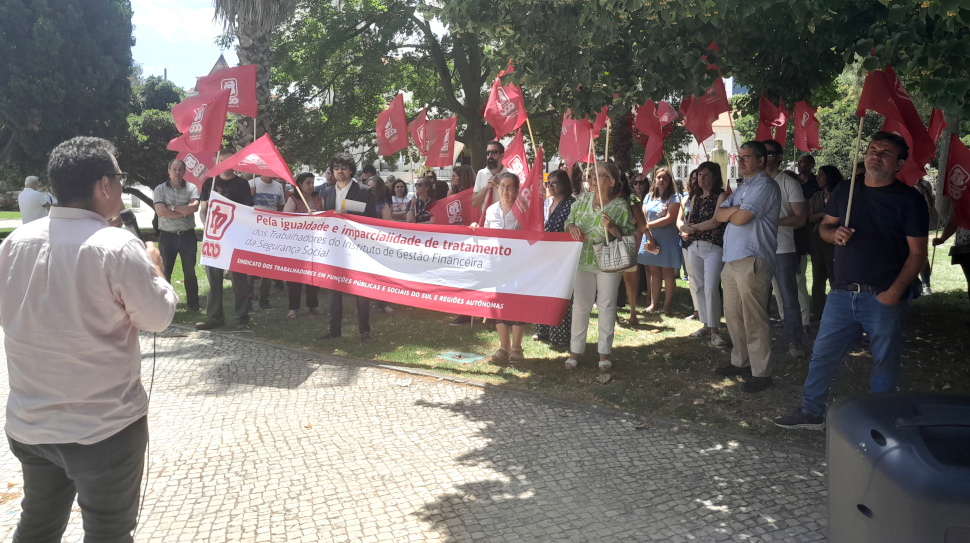 Trabalhadores do IGFSS fizeram plenário e Cconcentração dos trabalhadores em frente ao Ministério