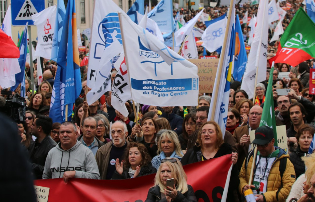 Antecipação da ida do ministro à AR leva a suspensão de protesto